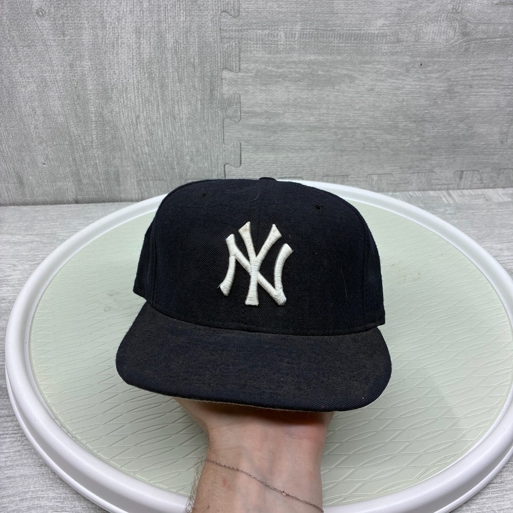 NWT Vintage New York Yankees Hat Fitted 6 3/4 Navy Blue Logo Athletic New Era